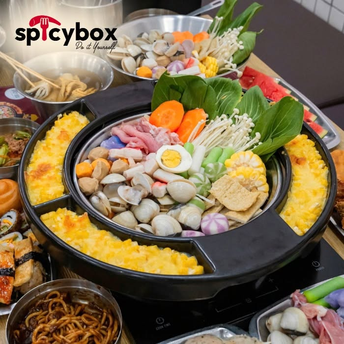 Đặt b&agrave;n trước để kh&ocirc;ng bỏ lỡ trải nghiệm tại Spicy Box